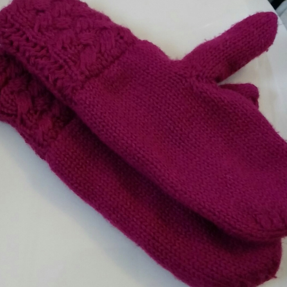 NWOT Warm Mittens, magenta colour